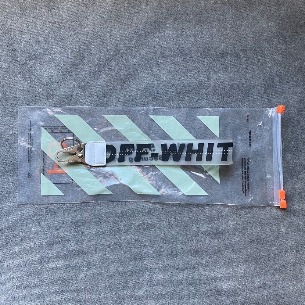 OFF-WHITE Keychain